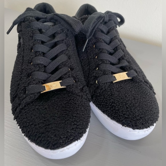 GBG Los Angeles Shoes - GBG LOS ANGELES GUESS FAUX SHEARLING LACE UP SNEAKERS, BLACK, EUC, SZ 8